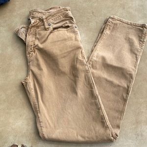 Men’s khaki pants